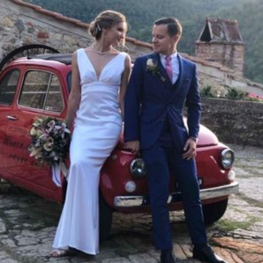 Le Chateau Open Back Wedding dress